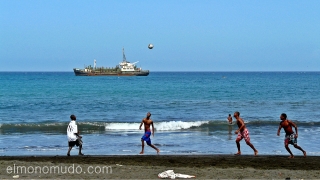 Fútbol en la playa. Isla de Santiago. Cabo Verde