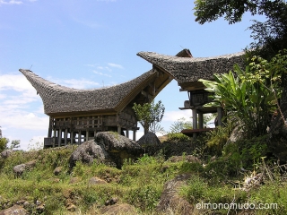 Tongkonan Toraja.jpg