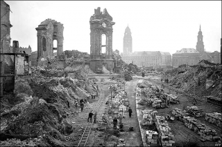 frauenkirche-ruinas