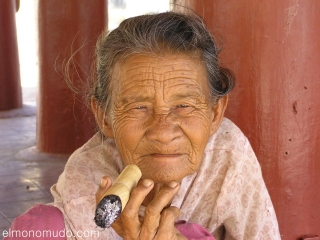 Anciana Myanmar