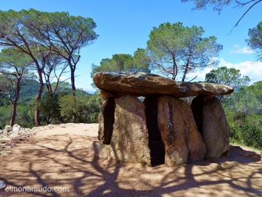 dolmen de vallgorguina o pedra gentil