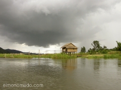 tormenta en el lago inle, myanmar