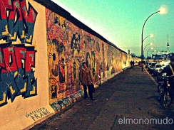 graffitis en east side gallery muro de berlin año 2010