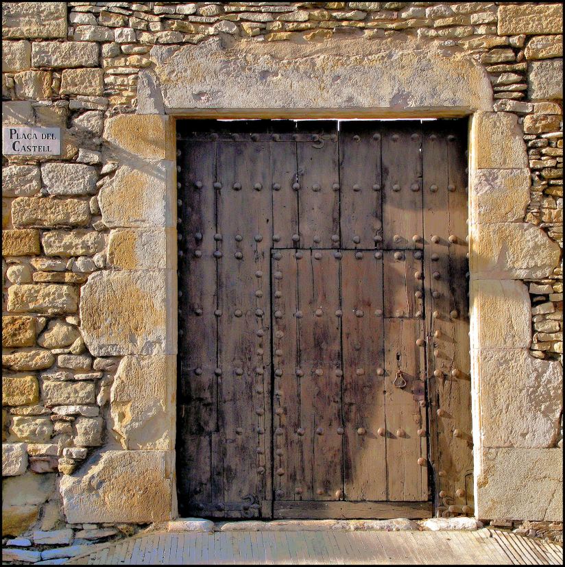puerta-placa-del-castell-vdef5-1400x1405